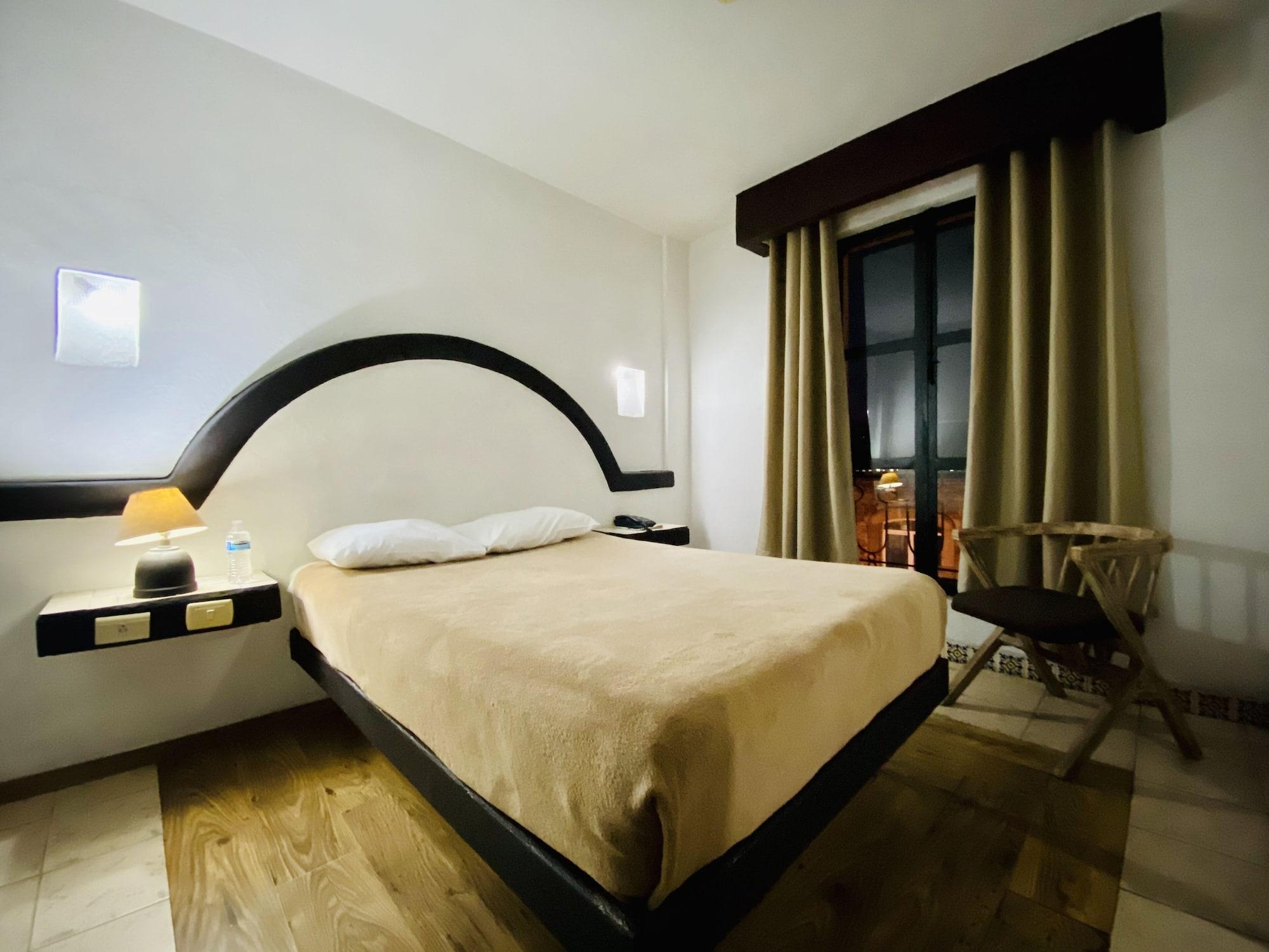 Hotel Plaza モレリア エクステリア 写真