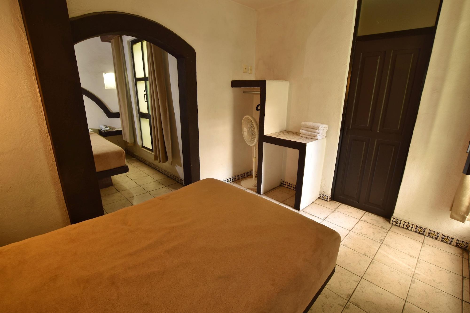Hotel Plaza モレリア エクステリア 写真